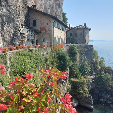 Bnbook Casa Dei Peschi - Lago Di Monate Cadrezzate Exteriör bild