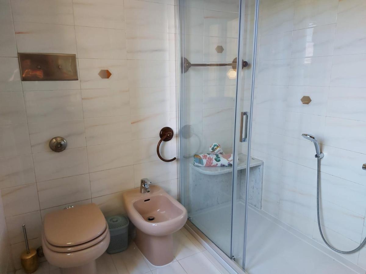 Bnbook Casa Dei Peschi - Lago Di Monate Cadrezzate Exteriör bild
